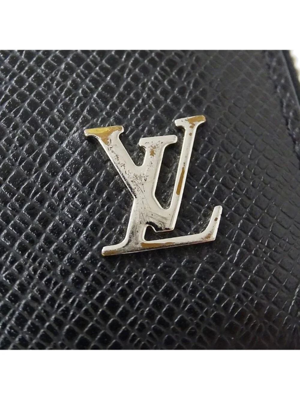 Louis Vuitton Wallet Taiga Zippy Dragonne Ardoise Black L-shaped Zipper Large